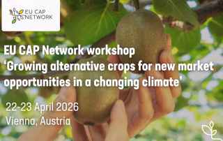 Kaks kätt hoiavad puuvilja, taustal rohelised lehed; tekst viitab EL ÜPP võrgustiku töötoale alternatiivsete kultuuride teemal Viinis 2026. aastal.